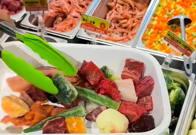 狗麻辣烫25一斤全是真肉上海狗有福了！pg电子模拟器免费版破防了！上海惊现狗(图9)